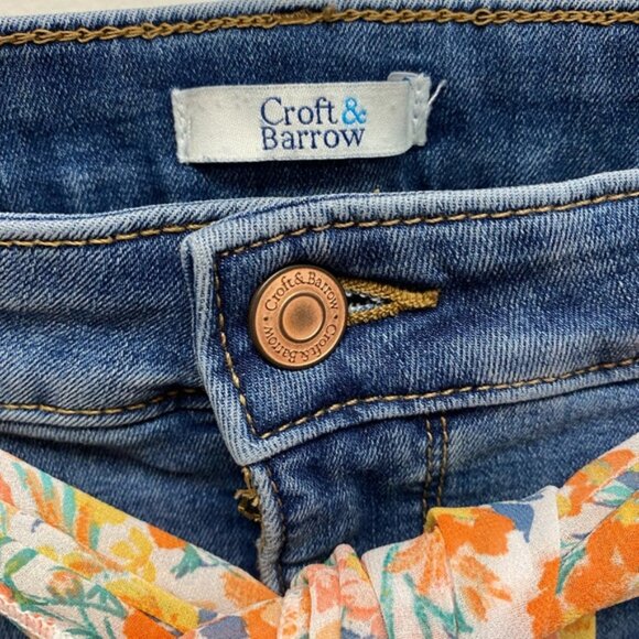 Croft & Barrow Blue Ankle Jeans with Floral Belt Size 16 - Picture 4 of 5